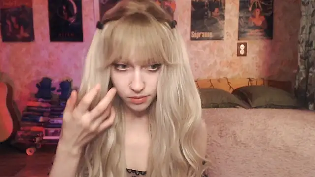 Friendly Ellie online show from March 21, 2025, 11:12 pm