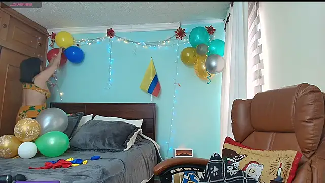 Snapshot of ISABEEL_SOFIA01 chatting on June 12, 2026, 8:17 pm ISABEEL SOFIA01 online show from June 12, 2026, 8:17 pm