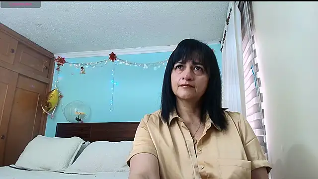 ISABEEL SOFIA01 online show from July 15, 2026, 12:45 pm