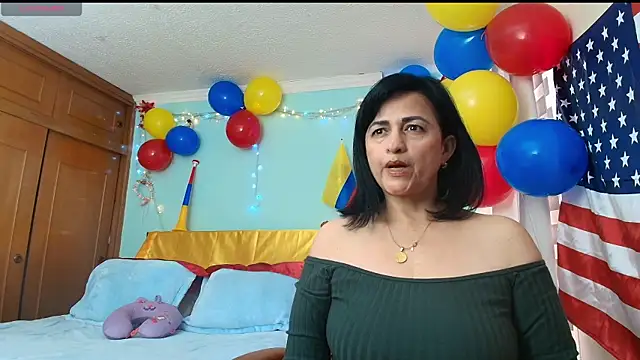 ISABEEL SOFIA01 online show from June 24, 2026, 7:01 pm