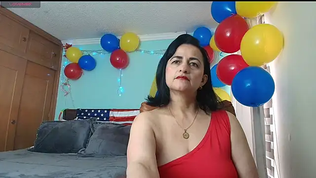 Snapshot of ISABEEL_SOFIA01 chatting on June 14, 2026, 4:30 pm ISABEEL SOFIA01 online show from June 14, 2026, 4:30 pm