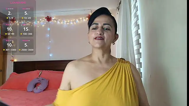 ISABEEL SOFIA01 online show from April 4, 2026, 8:26 pm