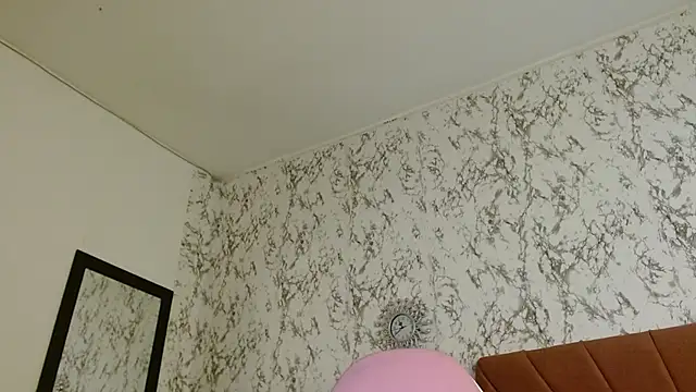 sexychubby    online show from November 9, 2025, 3:10 am