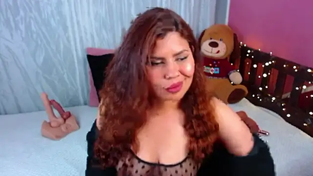 Snapshot of Queenamazon1 chatting on June 16, 2026, 9:15 pm Queenamazon1 online show from June 16, 2026, 9:15 pm