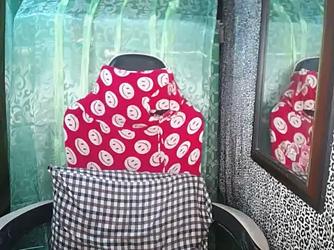 Snapshot of Ms_Lollipop69 chatting on December 31, 2024, 11:06 pm Ms Lollipop69 online show from December 31, 2024, 11:06 pm