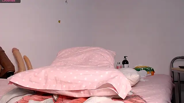 karolgirl-1 online show from March 22, 2025, 5:39 am