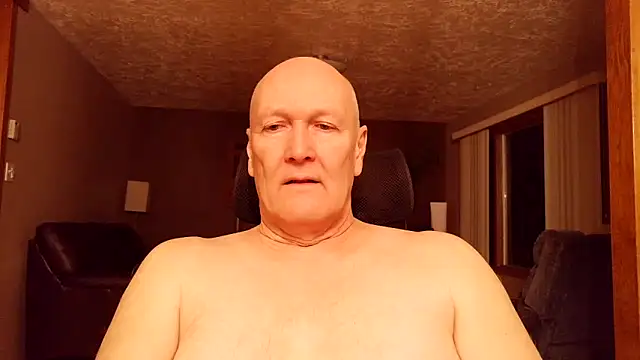 Snapshot of BasicAnt chatting on March 18, 2026, 1:53 am BasicAnt online show from March 18, 2026, 1:53 am