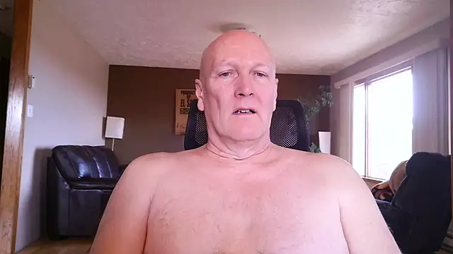 Snapshot of BasicAnt chatting on March 8, 2026, 7:17 pm BasicAnt online show from March 8, 2026, 7:17 pm