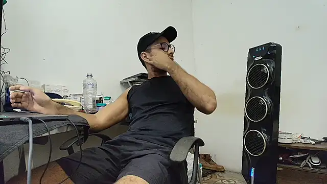 Snapshot of x-sebastian chatting on February 7, 2026, 1:13 am x-sebastian online show from February 7, 2026, 1:13 am