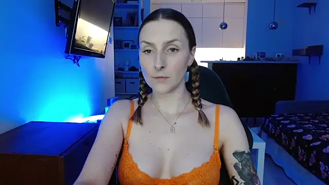 illusorycat online show from October 24, 2025, 1:54 pm