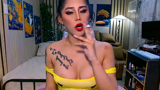 UrSweetKatCakes online show from October 21, 2025, 12:00 am