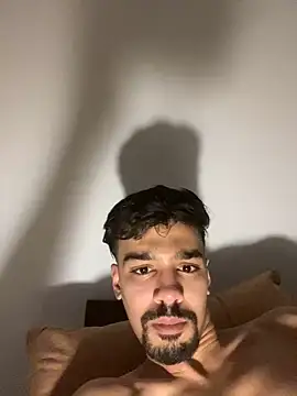 Snapshot of Hermanooooooo chatting on December 16, 2024, 12:59 am Hermanooooooo online show from December 16, 2024, 12:59 am