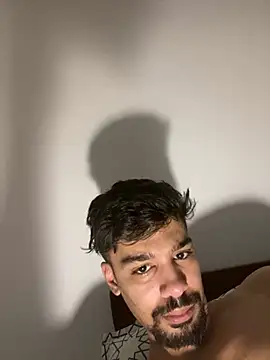 Snapshot of Hermanooooooo chatting on January 11, 2025, 4:06 am Hermanooooooo online show from January 11, 2025, 4:06 am