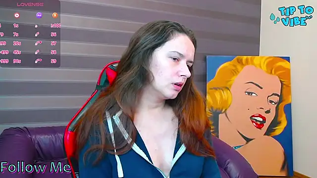 iris nikhols online show from October 7, 2025, 2:12 am