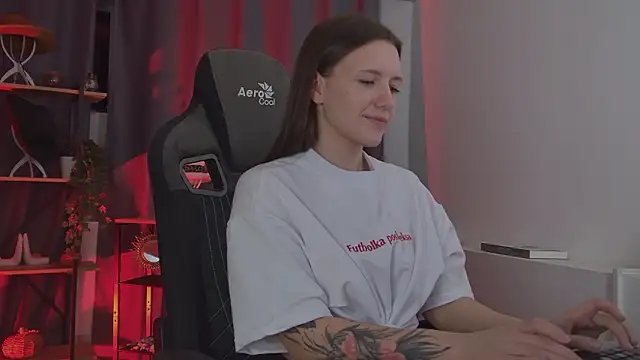 JennyDens online show from February 5, 2026, 6:37 pm