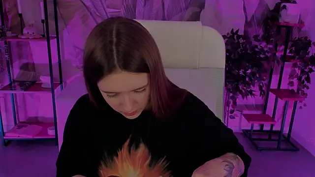 JennyDens online show from March 10, 2025, 2:39 am