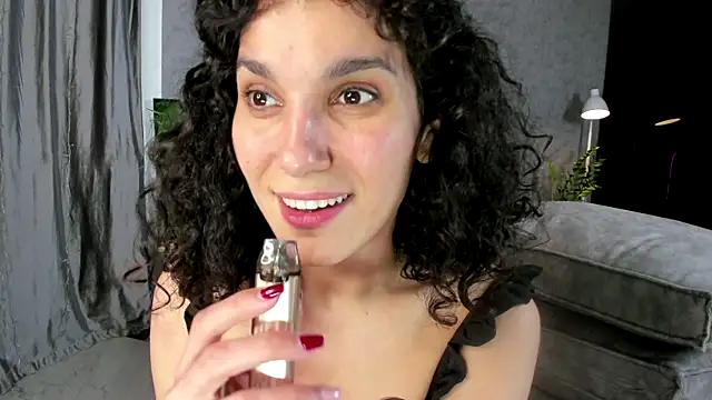  CurlySue  online show from March 18, 2025, 12:39 pm