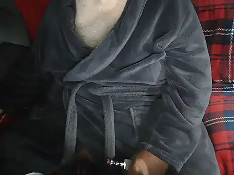 onkelgrau65 online show from October 14, 2025, 2:23 am