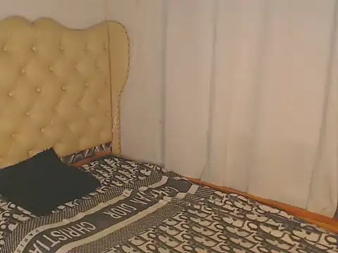 Snapshot of sweet_prettygirl chatting on December 14, 2025, 1:01 am sweet prettygirl online show from December 14, 2025, 1:01 am