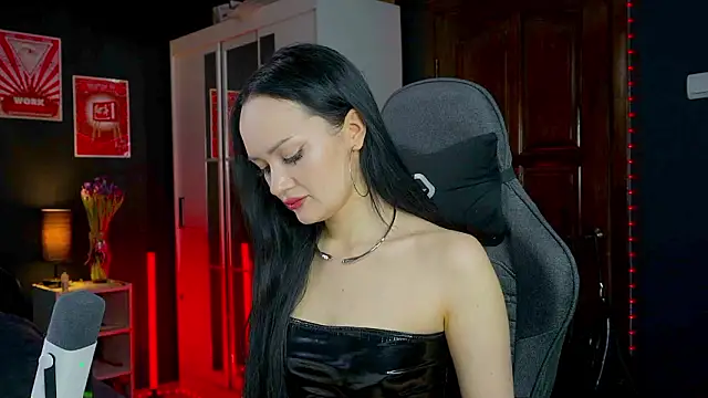 QueenAliss online show from March 17, 2026, 5:21 am