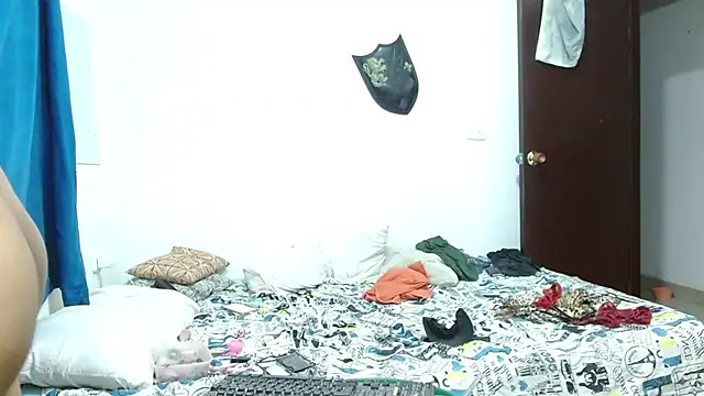 Snapshot of -Anarka- chatting on February 11, 2026, 11:15 pm -Anarka- online show from February 11, 2026, 11:15 pm