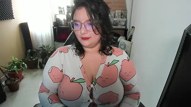 aika-dreams online show from September 18, 2025, 12:41 pm