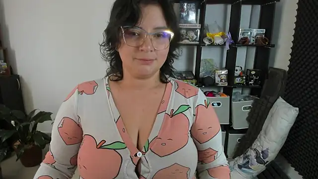 aika-dreams online show from March 22, 2025, 3:31 pm