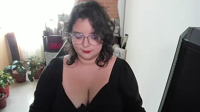 aika-dreams online show from September 19, 2025, 7:40 pm