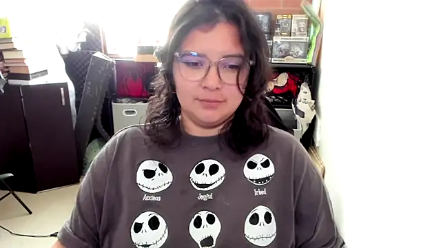 aika-dreams online show from October 12, 2025, 4:08 pm