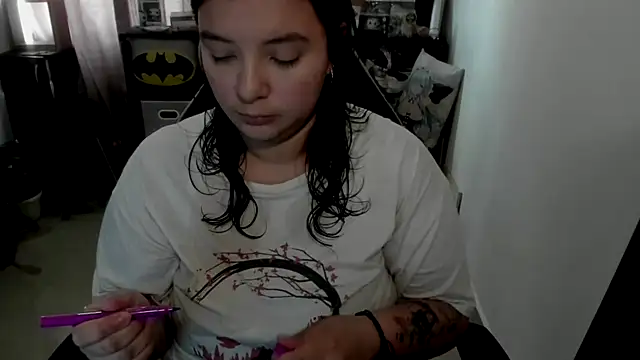 aika-dreams online show from June 12, 2026, 1:53 pm