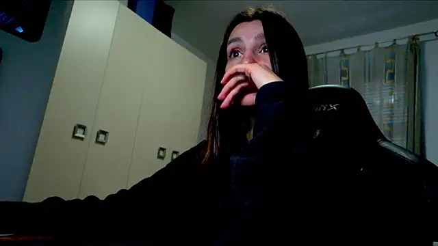 GodlyTheia online show from November 27, 2025, 1:22 pm