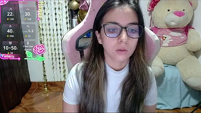 Maggie Fox3 online show from October 18, 2025, 2:13 am