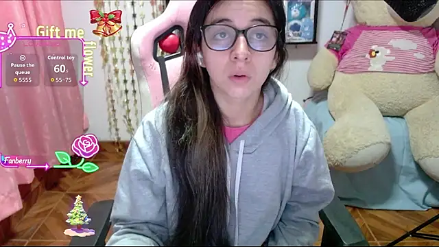 Maggie Fox3 online show from November 17, 2025, 1:53 am