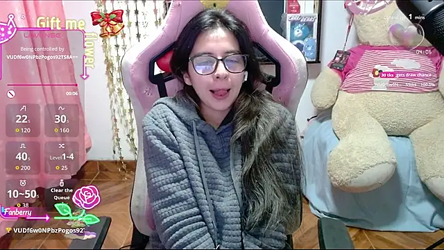 Maggie Fox3 online show from November 16, 2025, 1:10 am