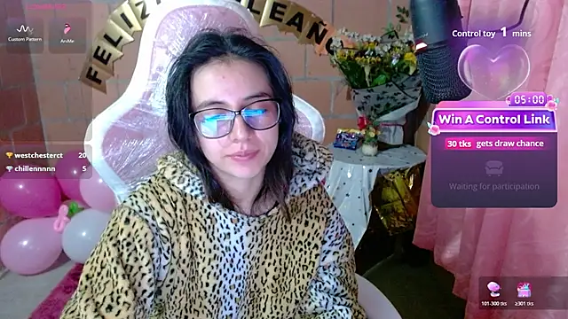 Maggie Fox3 online show from June 7, 2026, 1:11 am