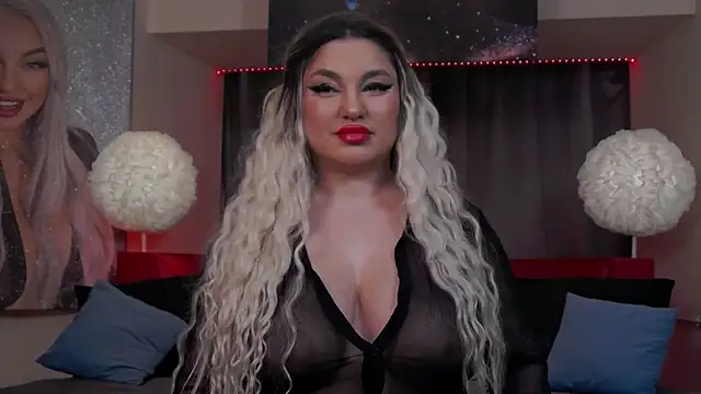 Larissa K online show from December 5, 2024, 11:01 am