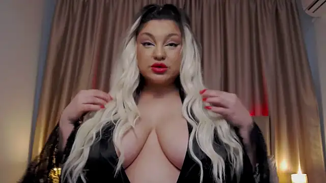 Larissa K online show from September 12, 2025, 2:06 pm