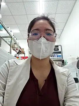 HinaLovely online show from March 23, 2026, 3:39 am