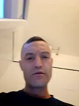 Snapshot of enricso chatting on February 5, 2026, 4:47 pm enricso online show from February 5, 2026, 4:47 pm