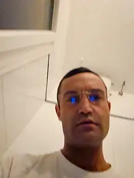 Snapshot of enricso chatting on February 3, 2026, 5:07 pm enricso online show from February 3, 2026, 5:07 pm