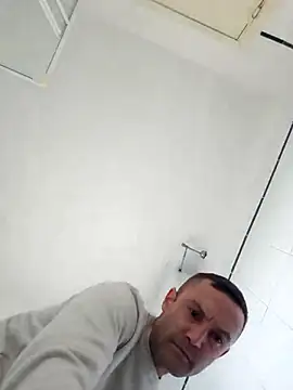 Snapshot of enricso chatting on March 26, 2026, 2:37 pm enricso online show from March 26, 2026, 2:37 pm