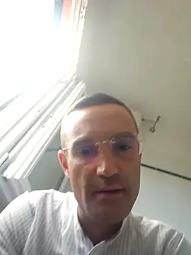 Snapshot of enricso chatting on September 11, 2025, 12:16 pm enricso online show from September 11, 2025, 12:16 pm