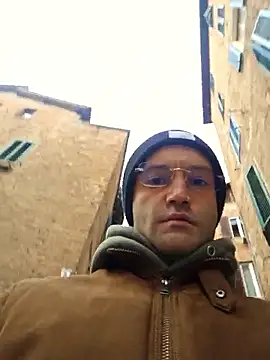 Snapshot of enricso chatting on February 1, 2026, 2:15 pm enricso online show from February 1, 2026, 2:15 pm