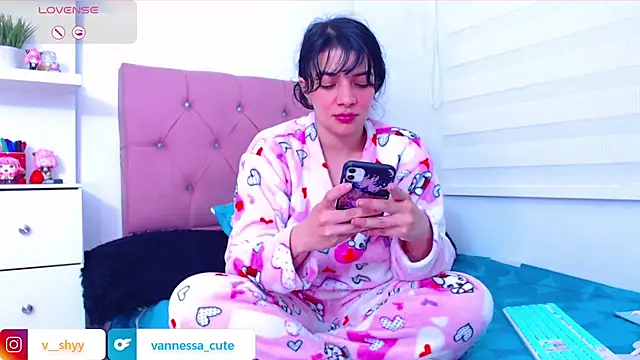 Vannessa  Shy online show from September 28, 2025, 3:02 am