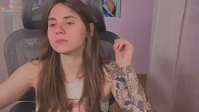 Snapshot of _AnnaStark_ chatting on July 1, 2026, 8:20 pm AnnaStark online show from July 1, 2026, 8:20 pm