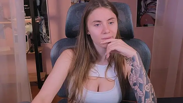  AnnaStark  online show from November 12, 2025, 6:12 pm