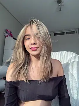 Snapshot of Irina_Grant chatting on March 2, 2026, 9:44 pm Irina Grant online show from March 2, 2026, 9:44 pm