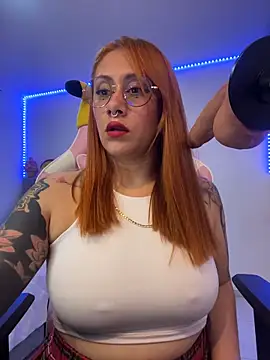 Luna Paris  online show from February 10, 2026, 11:26 pm