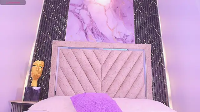 Hanna Evaanss online show from September 12, 2025, 8:08 pm