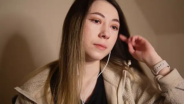 chibi moon  online show from December 11, 2024, 5:04 pm